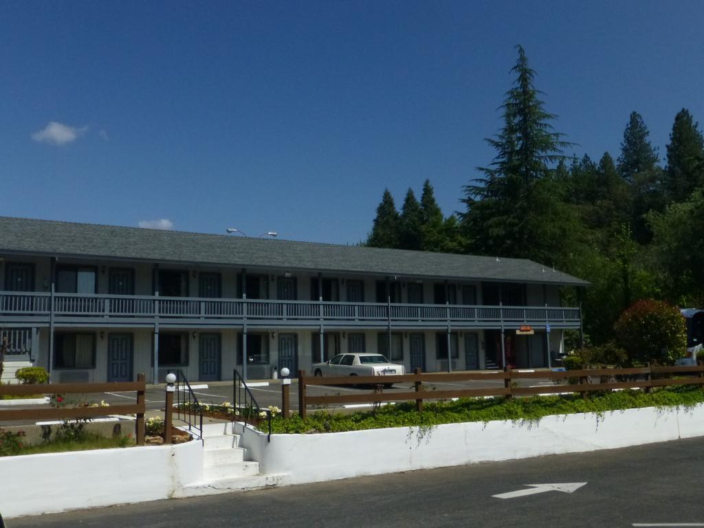 Gold Country Inn Плейсървил Екстериор снимка